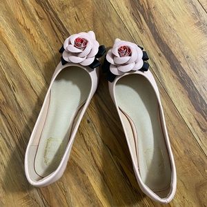 Never worn beautiful flats